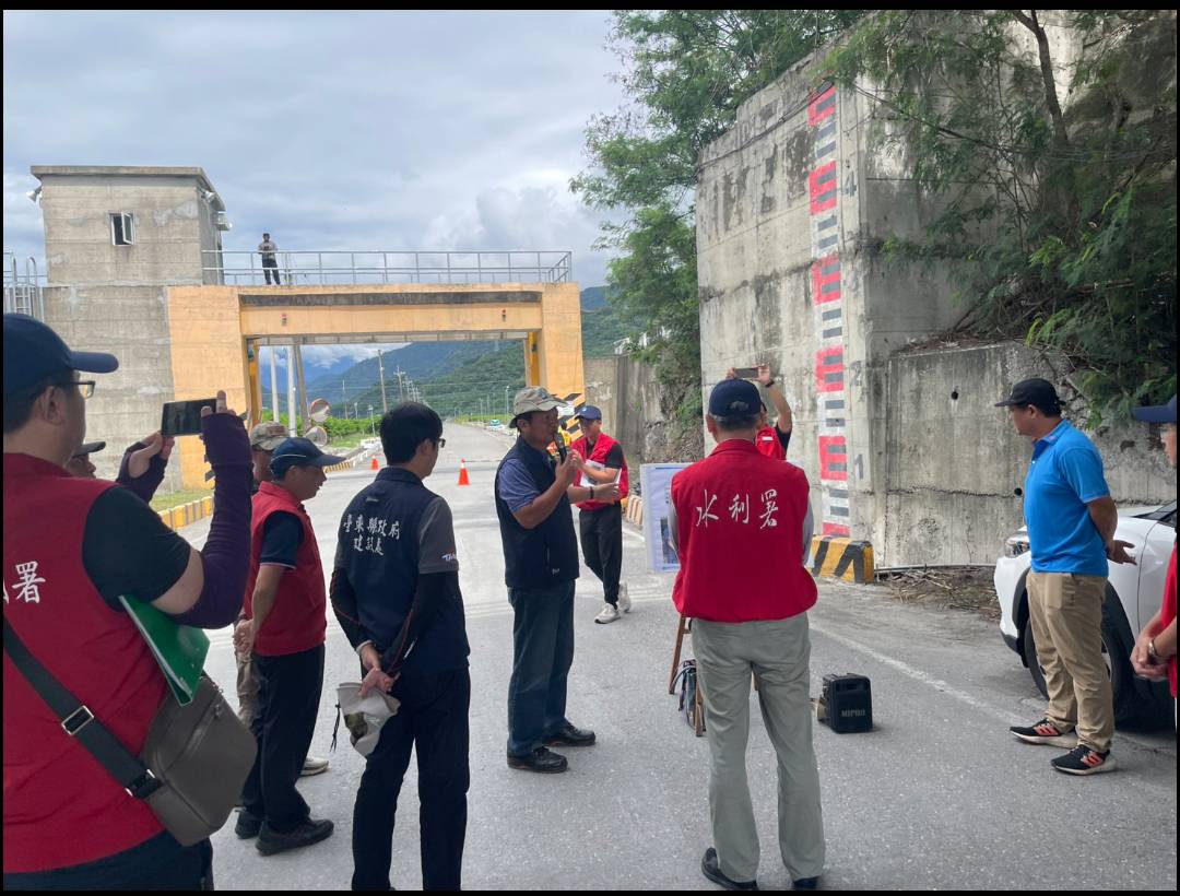 臺東縣政府建設處今(19)副處長馬志安率水利科同仁 地方中央攜手強化防汛整備
