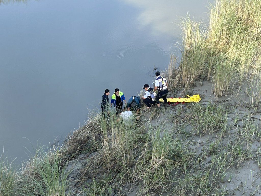 新／台南關廟南雄橋驚傳墜河！民眾見狀嚇壞　92歲翁命危