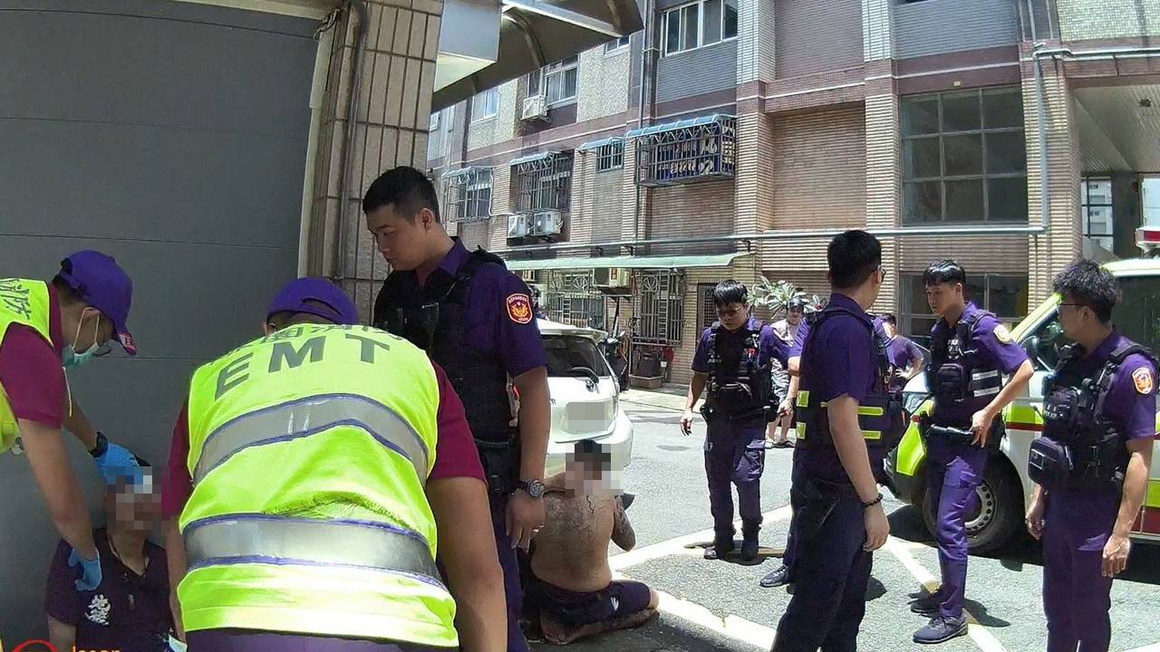 【有片】毒犯街頭亡命狂飆！逆向撞騎士、車輛後狼狽落網