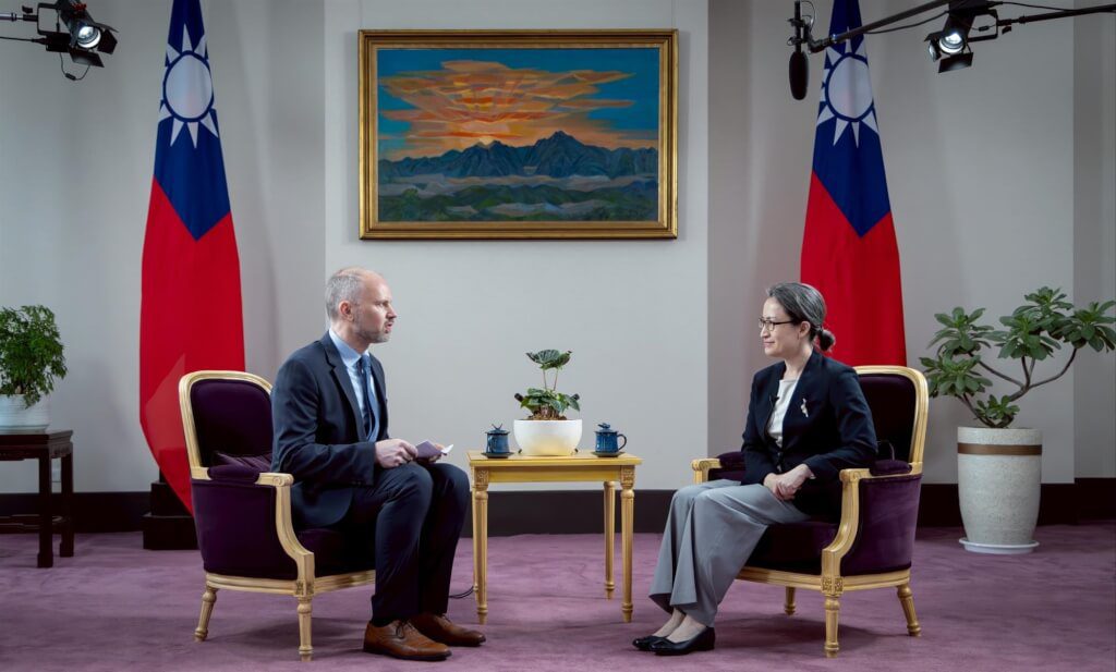 挪威電視台專訪蕭美琴:危險衝突中找平衡的台灣戰貓 挪威電視台專訪蕭美琴:危險衝突中找平衡的台灣戰貓