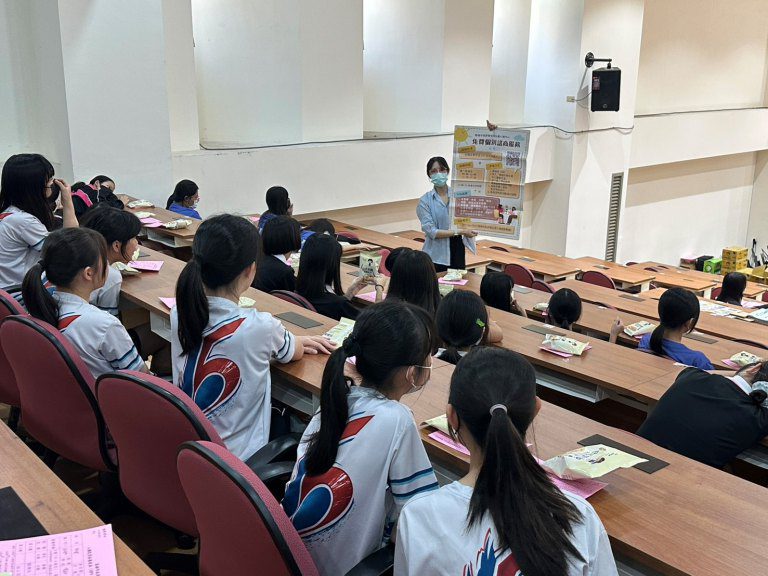 陪伴青少年面對霸凌不孤單 高雄市衛生局推「三問一行動」強化新世代韌性 陪伴青少年面對霸凌不孤單 高雄市衛生局推「三問一行動」強化新世代韌性