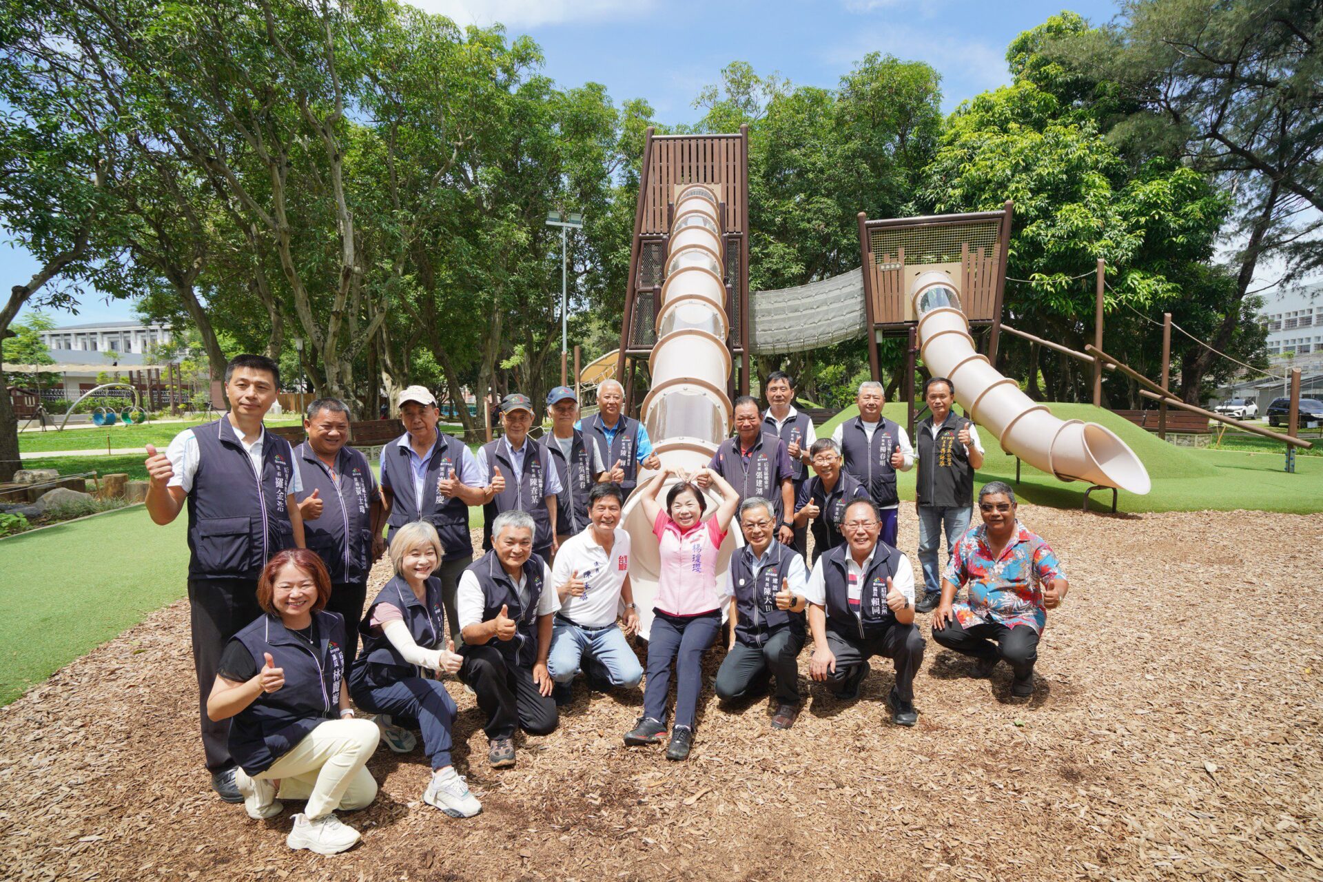 夏日避暑新去處！　建設局長視察后里森林公園「搖籃遊戲場」遮陽設施