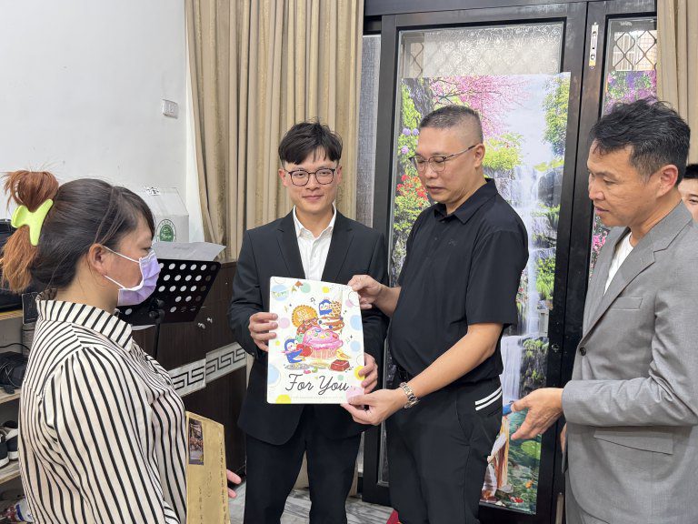 灰燼中重建家園 社會局攜手不動產公會修繕弱勢住宅 灰燼中重建家園 社會局攜手不動產公會修繕弱勢住宅