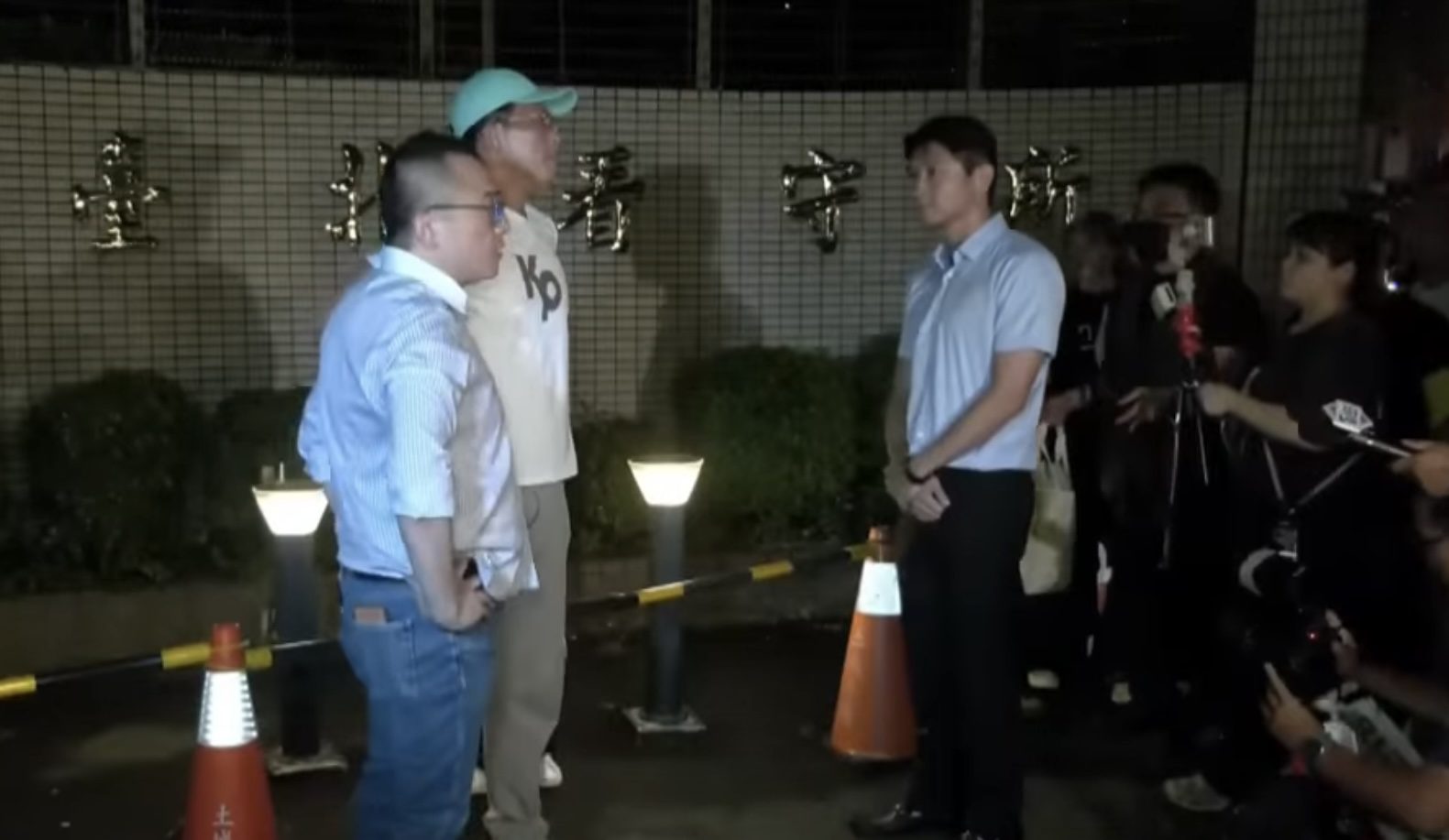 陳佩琪北所靜坐被請離 黃國昌怒嗆:有妨礙公務? 陳佩琪北所靜坐被請離 黃國昌怒嗆:有妨礙公務?