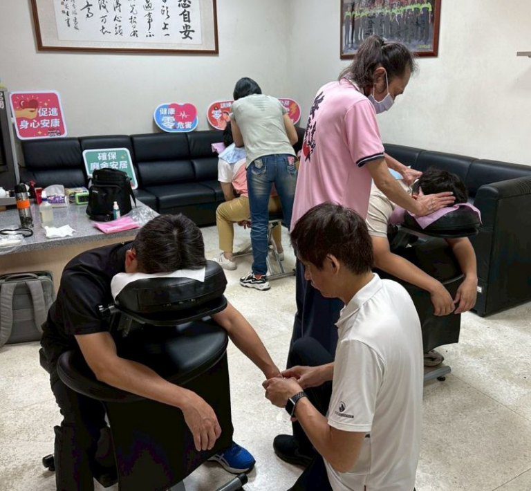 竹市消防局攜手視障按摩師辦理紓壓活動 關懷同仁身心展現社會共融力量 竹市消防局攜手視障按摩師辦理紓壓活動 關懷同仁身心展現社會共融力量