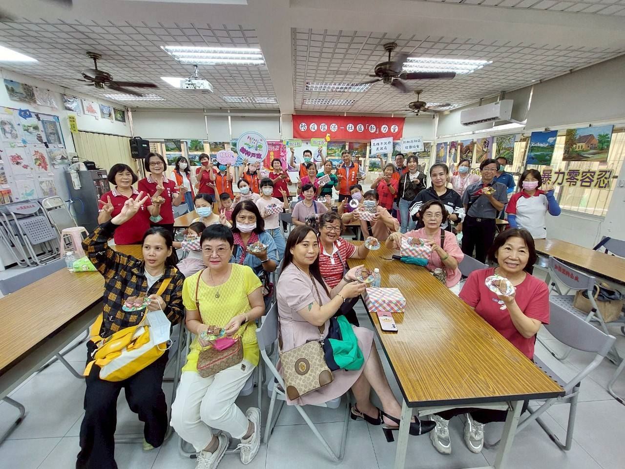 高雄楠梓戶政聯手新住民參與登革熱防治與資源回收成效顯著