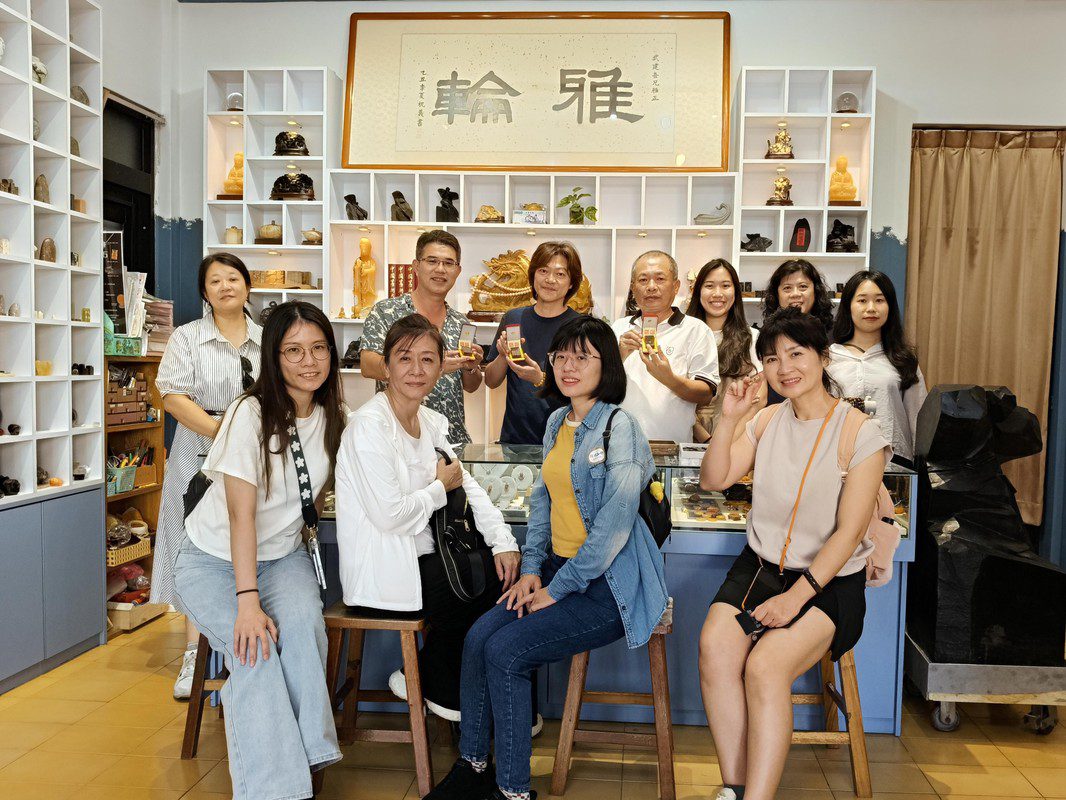 呂孟鴻以「石雕雲手」推動澎湖文石文化 吸引觀光人潮 呂孟鴻以「石雕雲手」推動澎湖文石文化 吸引觀光人潮