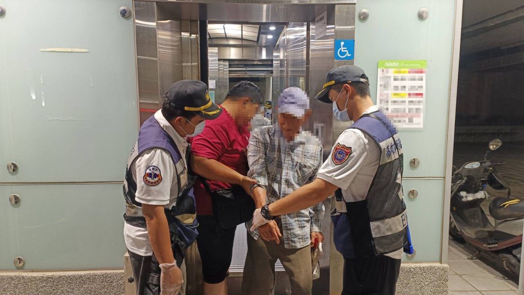 電梯按緊急鈴沒回應！高雄輕軌認錯「老翁受困1小時」