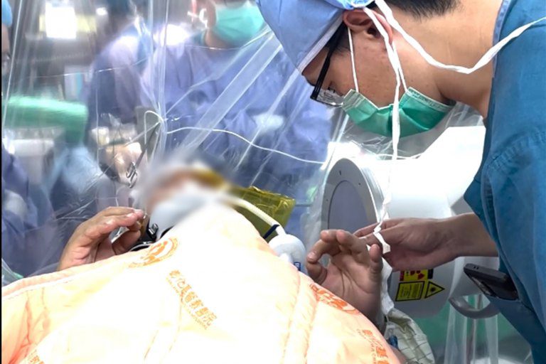 清醒手術助攻！　彰基成功執行精準帕金森氏症DBS療法