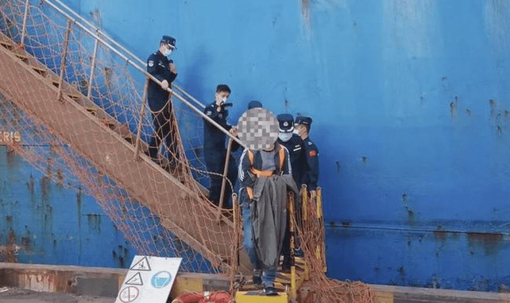 影/看《賭神》學的?高姓男子公海殺同事「一下船就被逮」 陸網友:船是中國註冊的? 影/看《賭神》學的?高姓男子公海殺同事「一下船就被逮」 陸網友:船是中國註冊的?