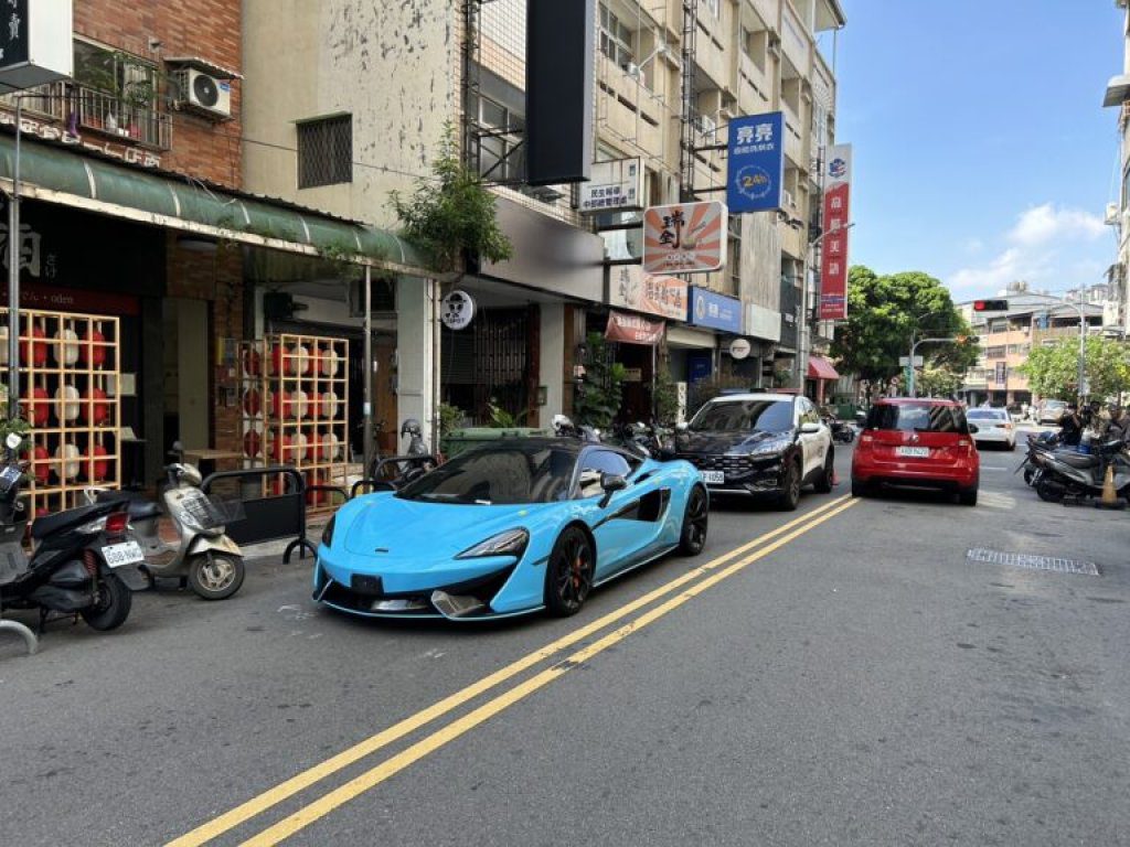 台中餐飲大亨開麥拉倫酒駕拒測　自爆有警方高層到府致歉「程序有瑕疵」訴訟100%成功