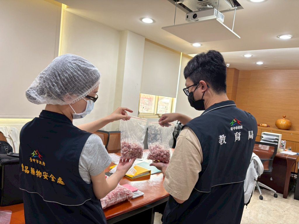澳洲豬腳驗出萊劑!台中火速出手 學校午餐、賣場肉品全面稽查中 澳洲豬腳驗出萊劑!台中火速出手 學校午餐、賣場肉品全面稽查中