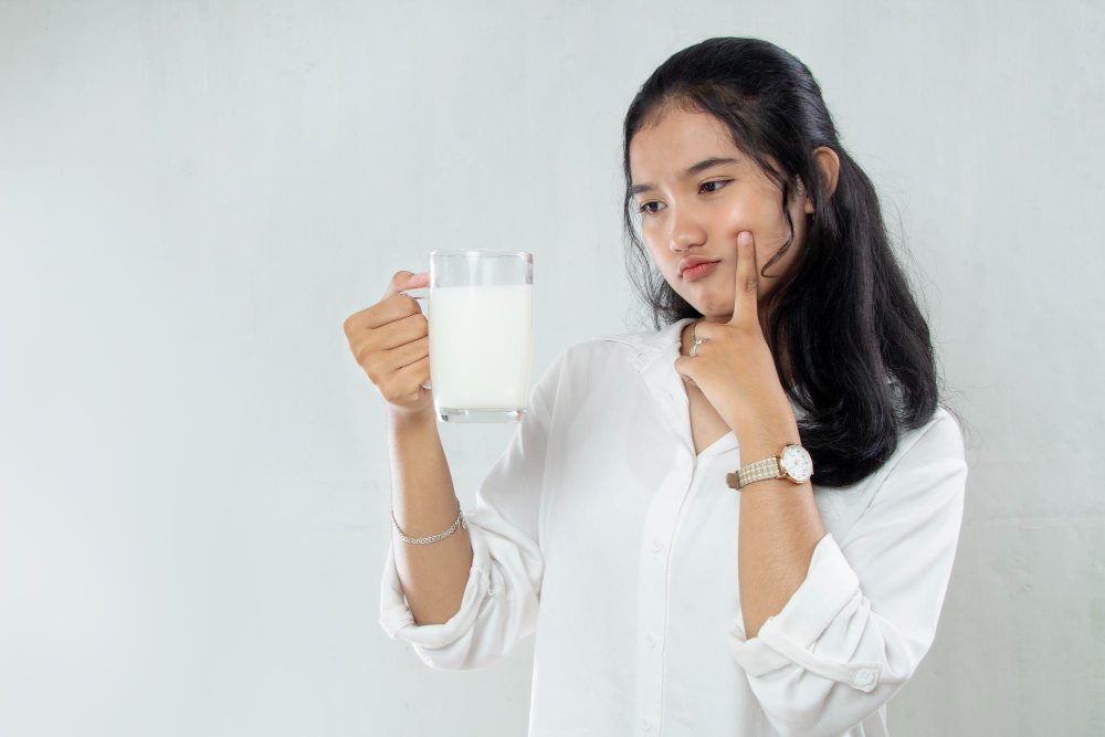 喝牛奶會得腎結石？營養師破解迷思：正好相反
