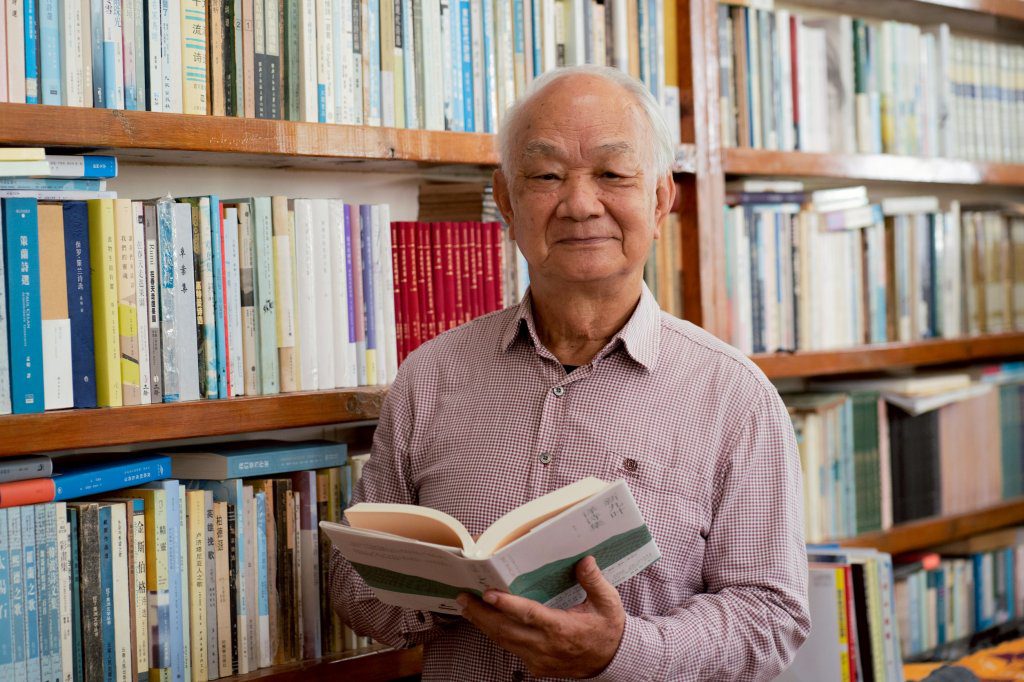 鄉土文學作家吳晟榮獲第44屆行政院文化獎