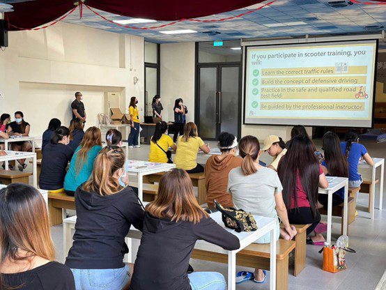 宣導防治多管齊下 高市府強化外籍人士交通安全 宣導防治多管齊下