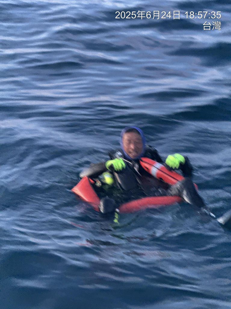 澎湖海保志工隊長潛水失聯！5小時海空搜救　幸成功尋獲