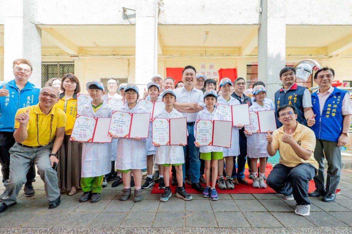 中埔國小玩具醫院揭牌　蘇俊賓副市長 老少玩具醫生實踐減廢、分享、世代共學三大價值