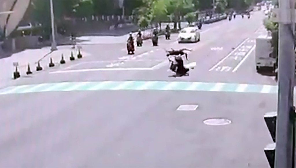 闖紅燈且未禮讓  台中13歲畢業生遭撞飛