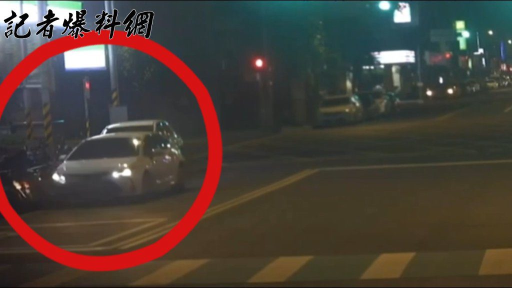 沒在看路?板橋租賃車派出所前偏移 刷倒路邊6機車肇逃 沒在看路?板橋租賃車派出所前偏移 刷倒路邊6機車肇逃