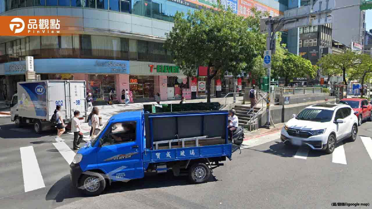 台灣人行道驚險難行!外國VTuber體驗後驚呼:這裡活不下去 台灣人行道驚險難行!外國VTuber體驗後驚呼:這裡活不下去