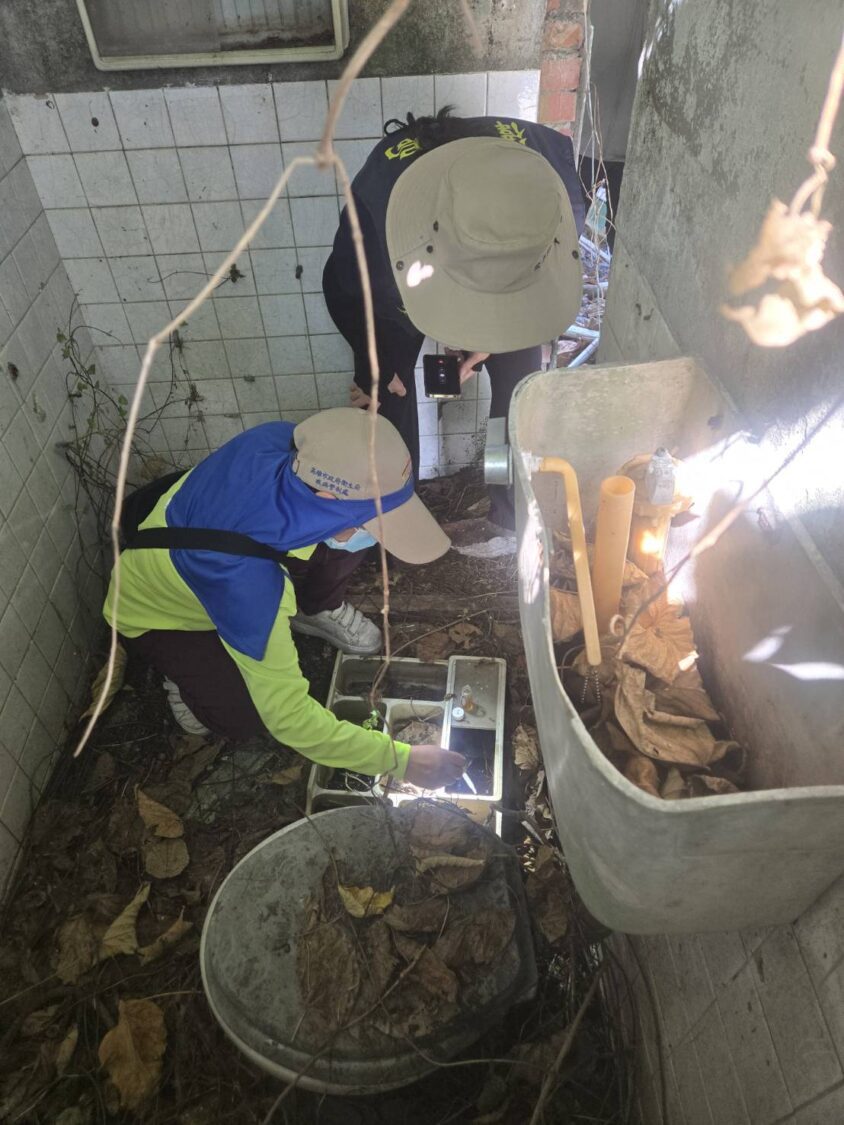 社區高風險場域孳生登革熱病媒蚊 高市衛生局:所有人、管理人、使用人應依法落實整頓環境 社區高風險場域孳生登革熱病媒蚊 高市衛生局:所有人、管理人、使用人應依法落實整頓環境