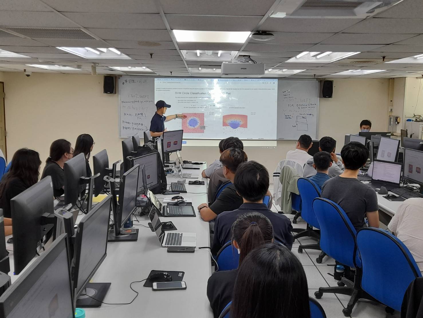 強化數位力X提升就業! 中市府下半年職訓課程熱烈招生中 強化數位力X提升就業! 中市府下半年職訓課程熱烈招生中