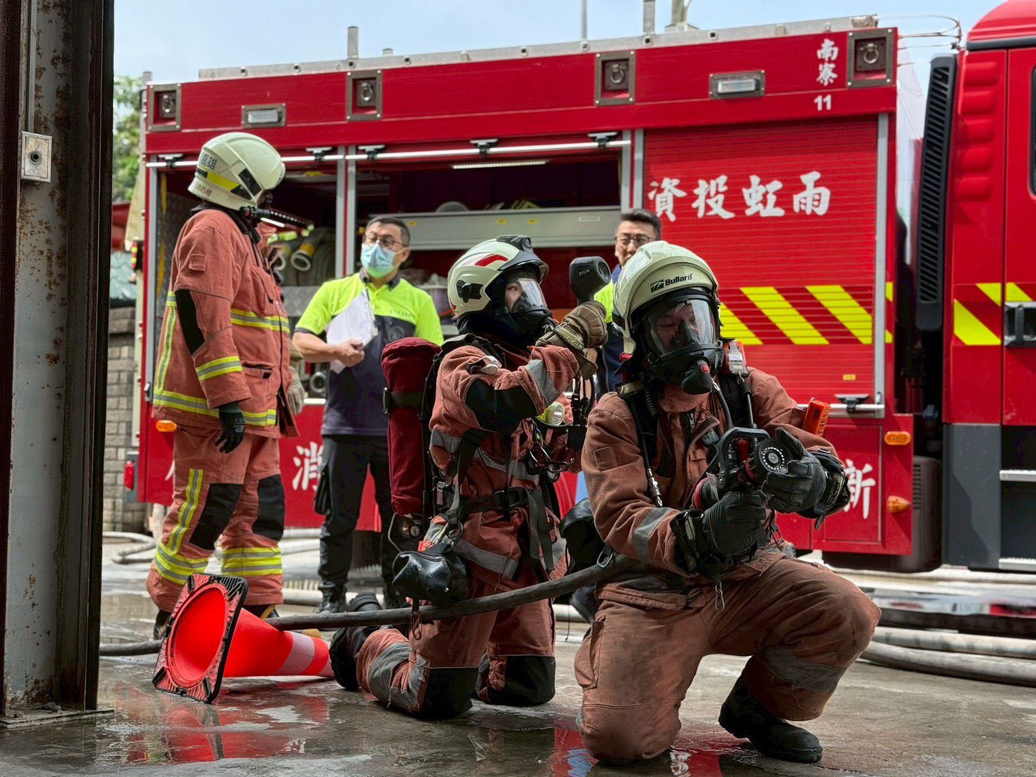 器材戰術雙重檢驗 竹市百名消防員參與裝備操作評核 器材戰術雙重檢驗 竹市百名消防員參與裝備操作評核