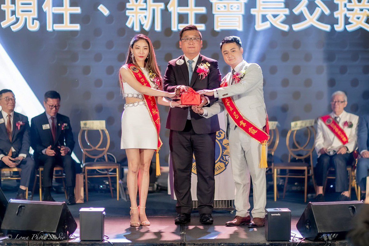 閃耀交棒 艾立卸任石牌獅子會長　打造演唱會級交接盛典