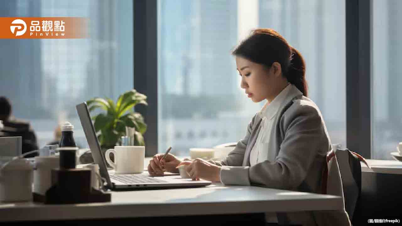 每天要工作8小時!她怨「行屍走肉」 網爆共鳴:超不合理 每天要工作8小時!她怨「行屍走肉」 網爆共鳴:超不合理