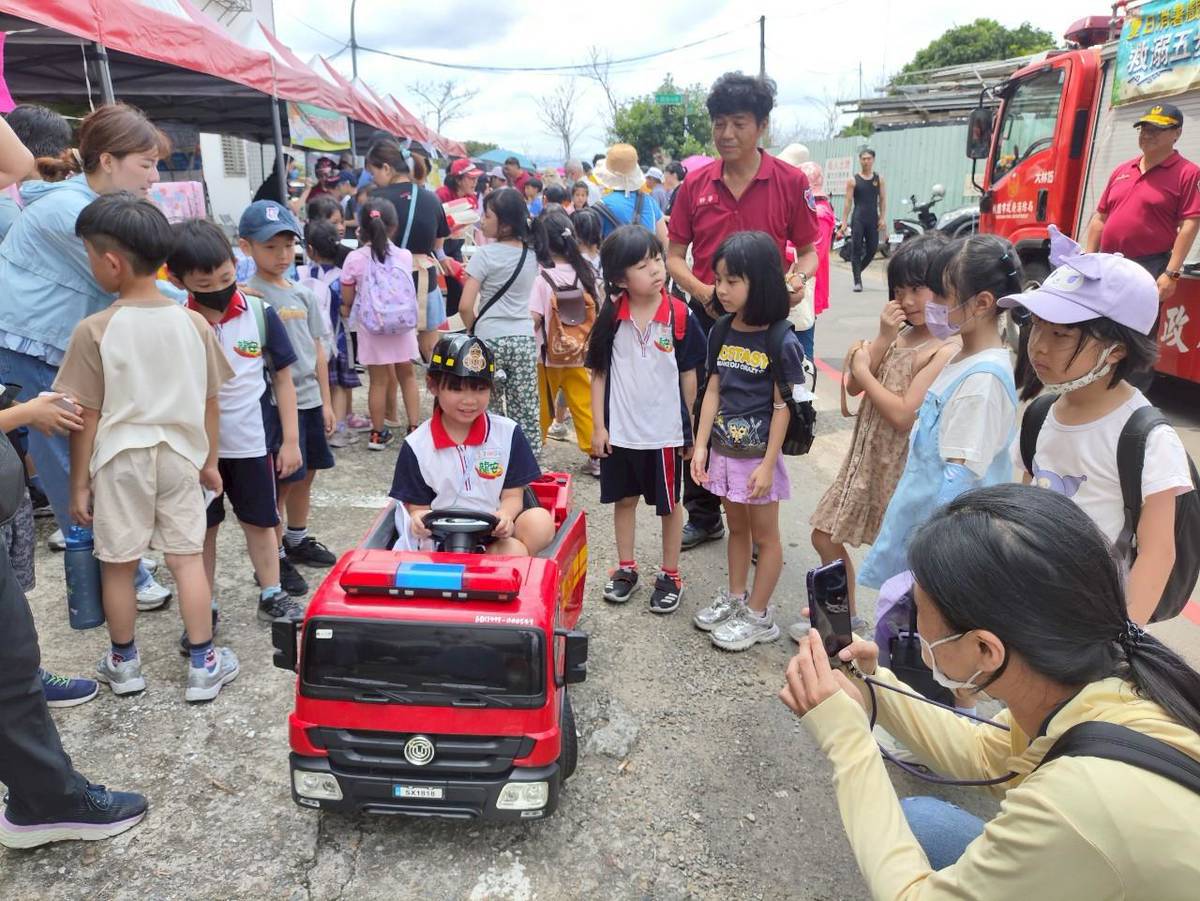 夏天瘋戲水 桃消第一大隊舉辦水域救援演練、防溺宣導 夏天瘋戲水 桃消第一大隊舉辦水域救援演練、防溺宣導
