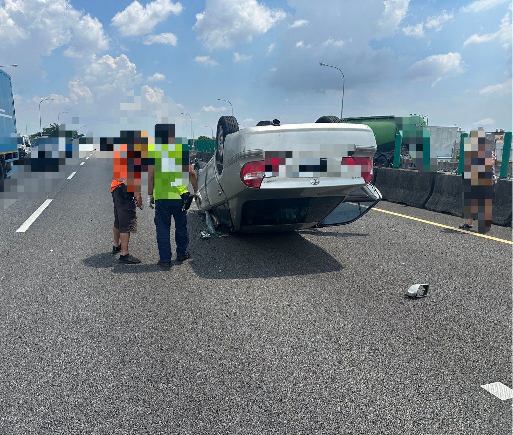 國道1號嘉義段驚險翻車!4人受傷送醫 警方初判因駕駛精神不濟肇禍 國道1號嘉義段驚險翻車!4人受傷送醫 警方初判因駕駛精神不濟肇禍