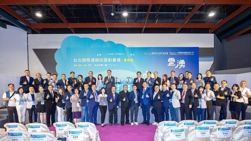 黃韻庭領航AI創業潮 引燃永續加盟新浪花 黃韻庭領航AI創業潮 引燃永續加盟新浪花