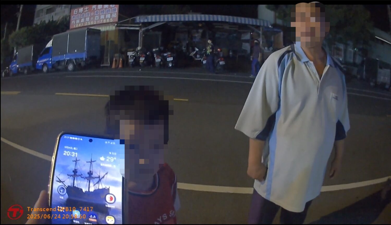 6歲童找不到爸爸媽媽 豐原警護送返家 6歲童找不到爸爸媽媽 豐原警護送返家