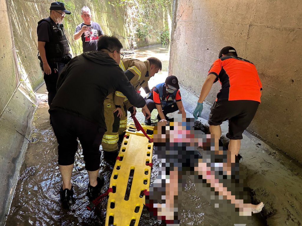 追愛不成持刀傷人!台南男砍「彩券行員工」逃山區棄車自焚 跌山溝骨折慘被抓 追愛不成持刀傷人!台南男砍「彩券行員工」逃山區棄車自焚 跌山溝骨折慘被抓