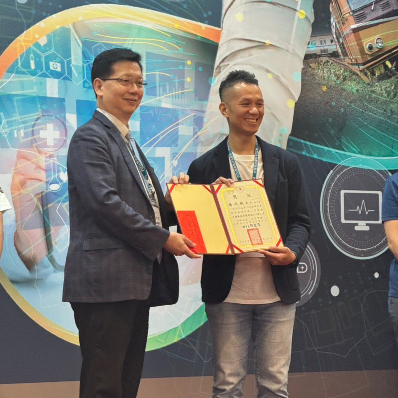 桃園消防楊尚樵獲非醫師口頭發表亞軍 緊急救護再添學術光彩