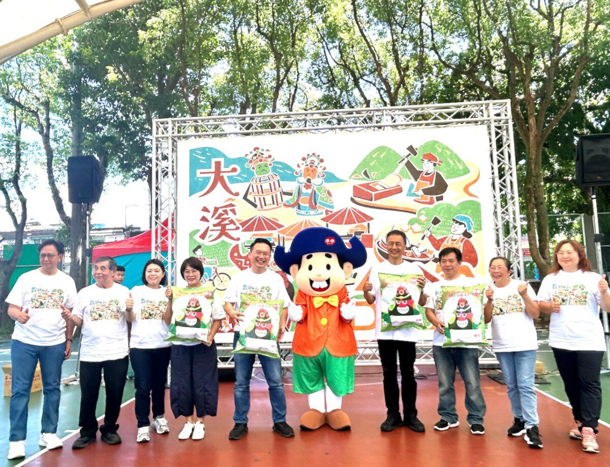 大溪「憶起溪鬧趣」登場 蘇俊賓副市長「強強強聯手」展現桃園商圈特色 大溪「憶起溪鬧趣」登場 蘇俊賓副市長「強強強聯手」展現桃園商圈特色