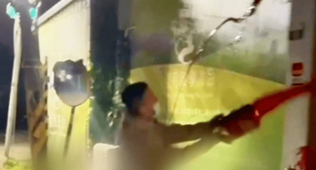 豐原茶行連二天被潑紅漆砸招牌! 現場錄影還PO網 豐原茶行連二天被潑紅漆砸招牌! 現場錄影還PO網