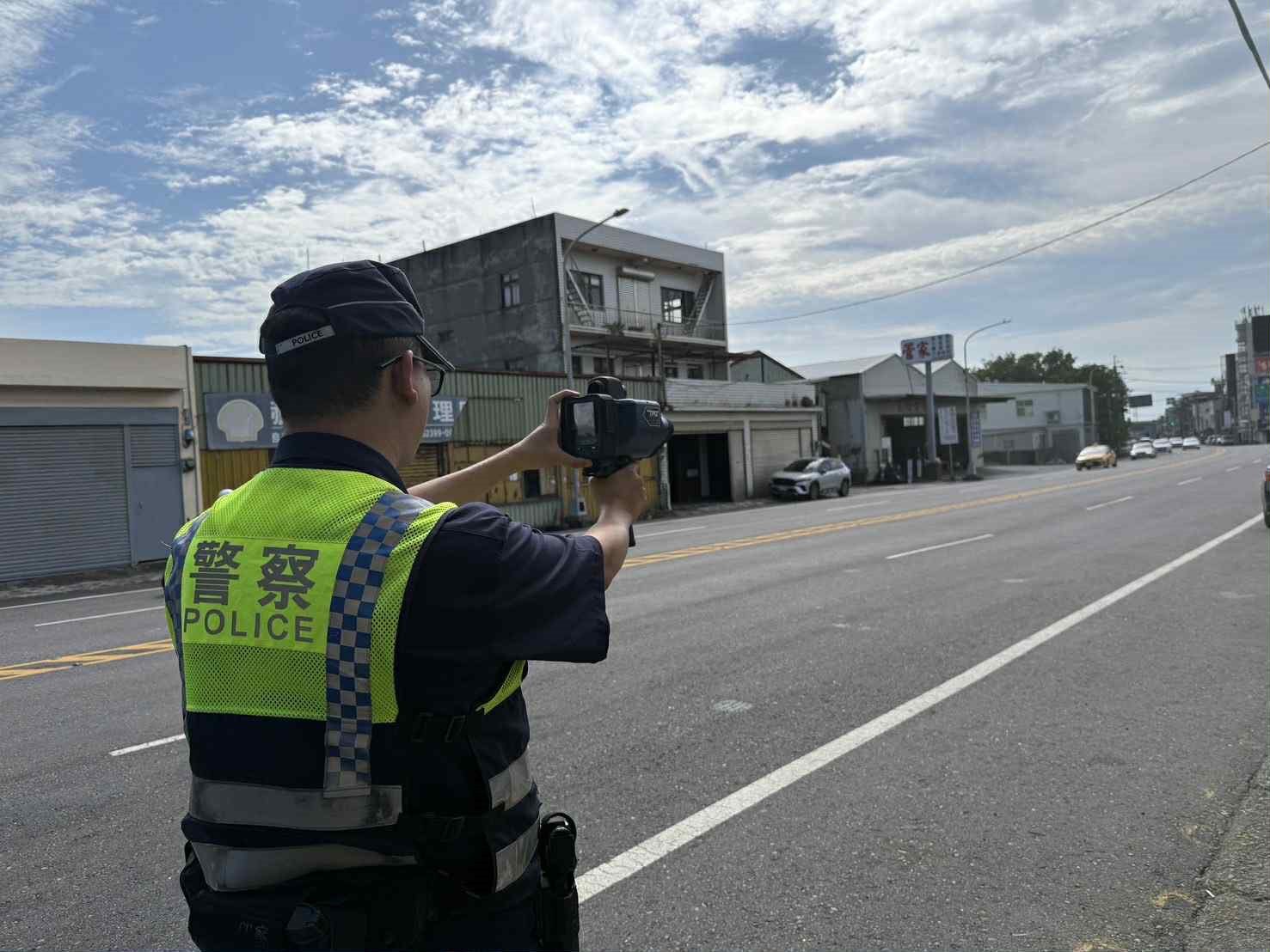 違規超速易釀禍!桃園中壢警加強取締 守護交通安全 違規超速易釀禍!桃園中壢警加強取締 守護交通安全