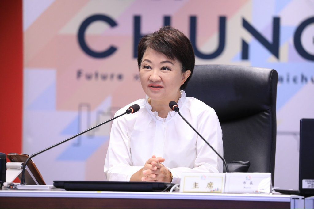 賴清德講憲政挨轟 盧秀燕嗆聲:快七成民眾要聽的是經濟 賴清德講憲政挨轟 盧秀燕嗆聲:快七成民眾要聽的是經濟