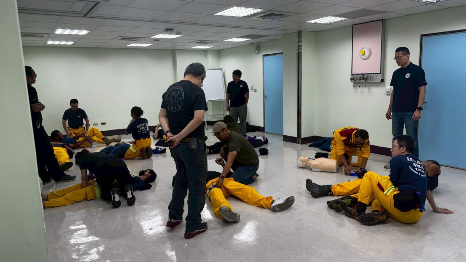 高雄特搜深化戰術救護技能 模擬場景演練應對大型災害