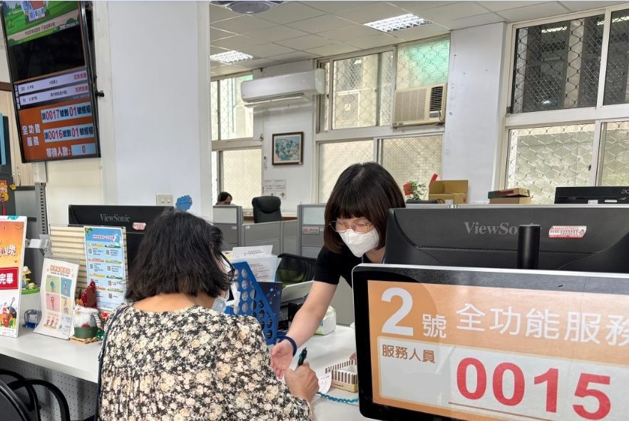 超暖心！台中地稅局主動協助身障家庭追溯免牌照稅