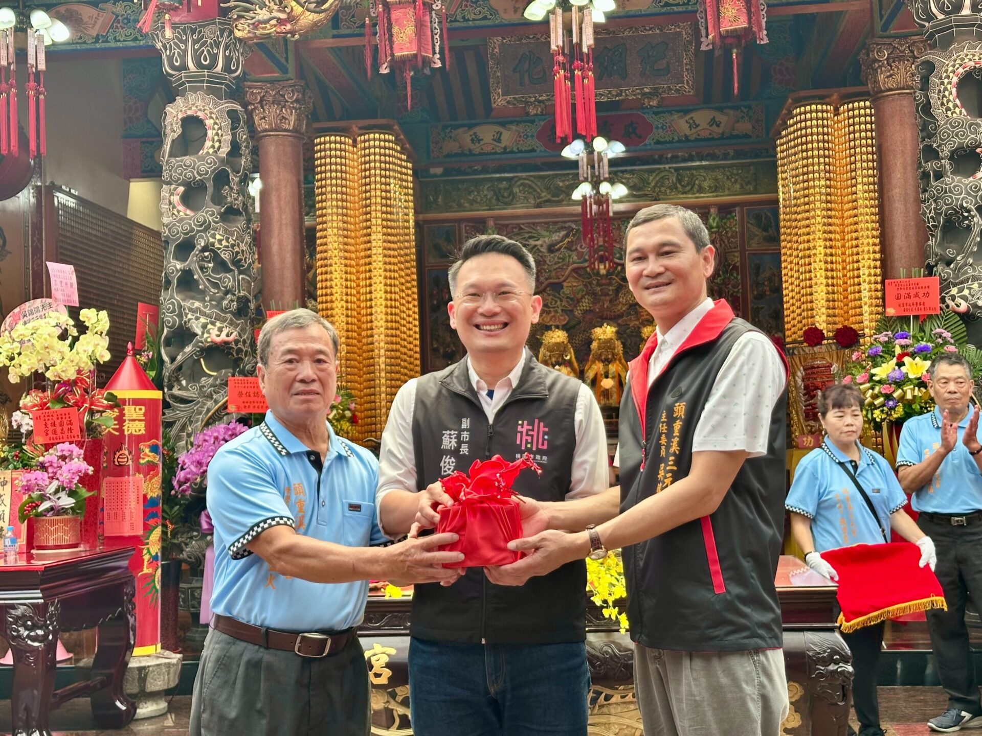 楊梅頭重溪三元宮主委交接 蘇俊賓期許承擔發揚信仰使命 楊梅頭重溪三元宮主委交接 蘇俊賓期許承擔發揚信仰使命