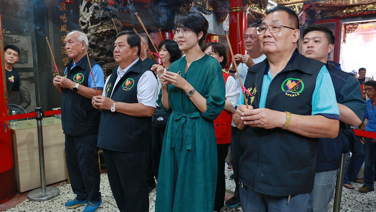 感謝白沙屯媽祖庇佑南投　許淑華赴拱天宮參香還願