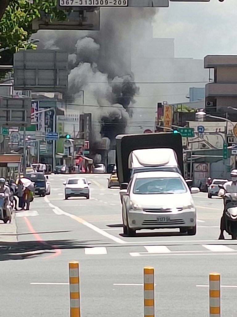 桃園市燒臘店失火濃煙佈密佈! 住戶倉皇逃生4人嗆傷送醫 桃園市燒臘店失火濃煙佈密佈! 住戶倉皇逃生4人嗆傷送醫