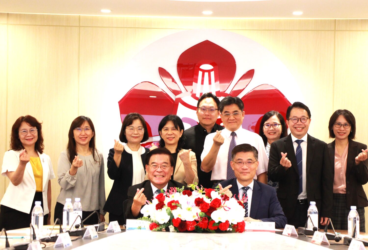 成大與義大簽署合作協議 打造「大南方矽谷」人才庫 奠定台灣高教新里程碑! 成大與義大簽署合作協議 打造「大南方矽谷」人才庫 奠定台灣高教新里程碑!