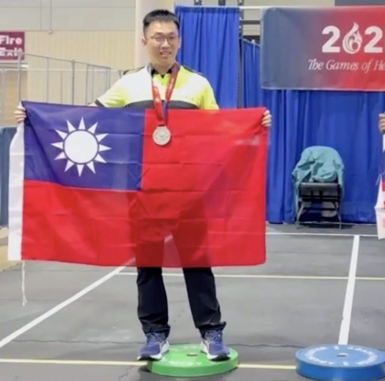 竹市消防硬漢張智瑋為國爭光 勇奪世界警消運動會臥推銀牌 竹市消防硬漢張智瑋為國爭光 勇奪世界警消運動會臥推銀牌