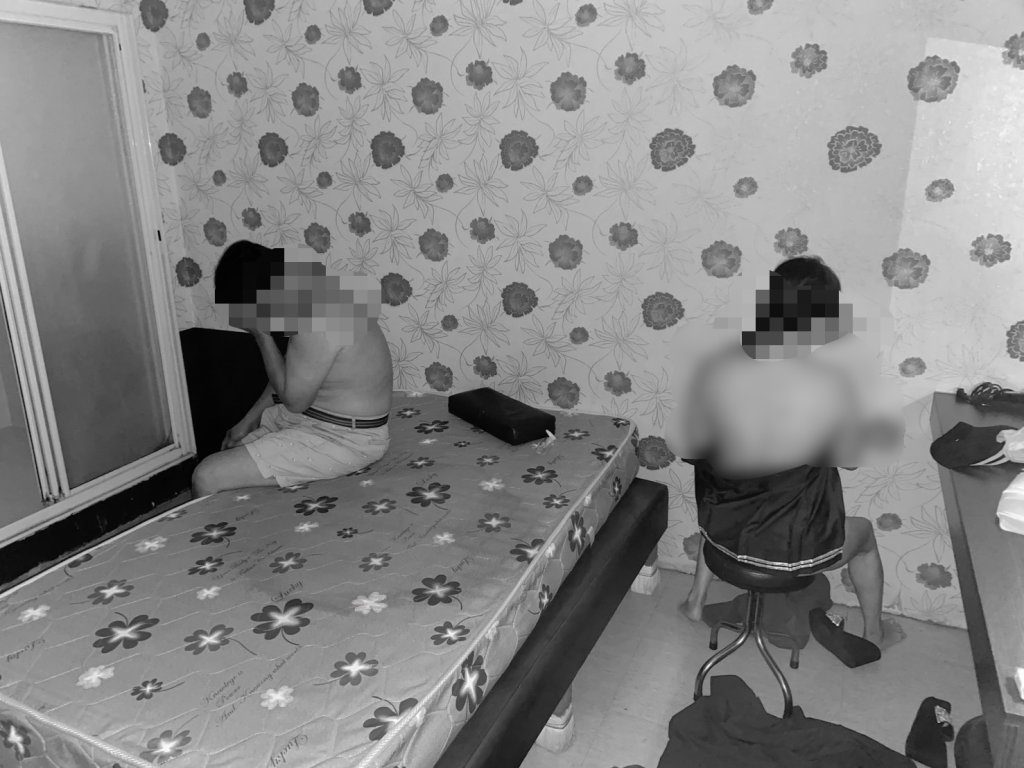 高雄七賢護膚店涉性交易 警喬裝破門查獲1男7女依法送辦 高雄七賢護膚店涉性交易 警喬裝破門查獲1男7女依法送辦