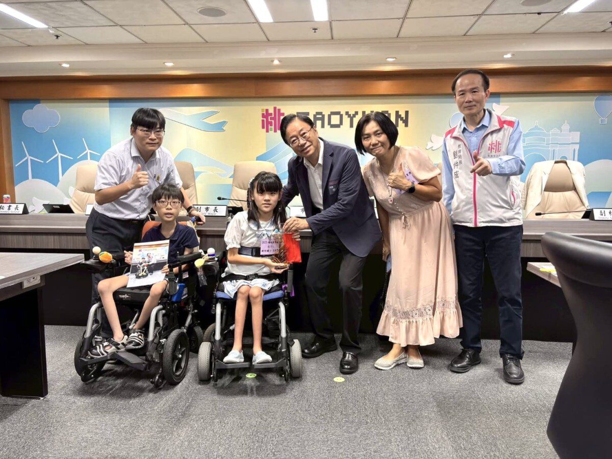 桃園市「2025總統教育獎」獲獎學子表揚 張善政市長期勉開創亮眼未來 桃園市「2025總統教育獎」獲獎學子表揚 張善政市長期勉開創亮眼未來