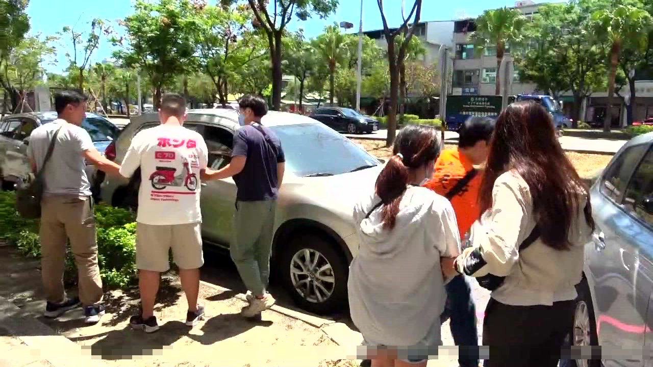 高市刑大隊飛車追緝精準攔截詐騙車手! 高市刑大隊飛車追緝精準攔截詐騙車手!