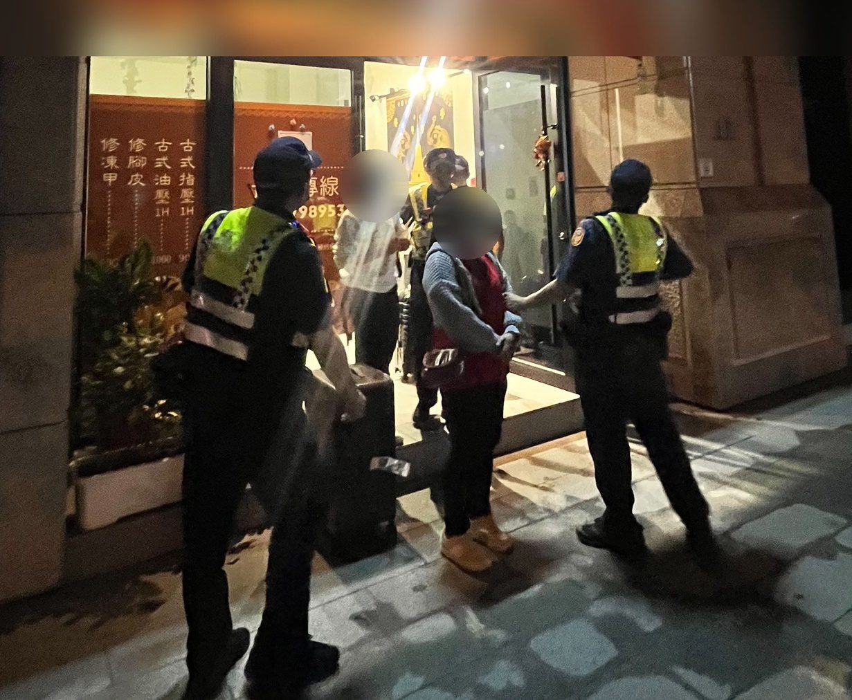 泰女來臺觀光卻成按摩 警三分局查獲依法送辦 泰女來臺觀光卻成按摩 警三分局查獲依法送辦